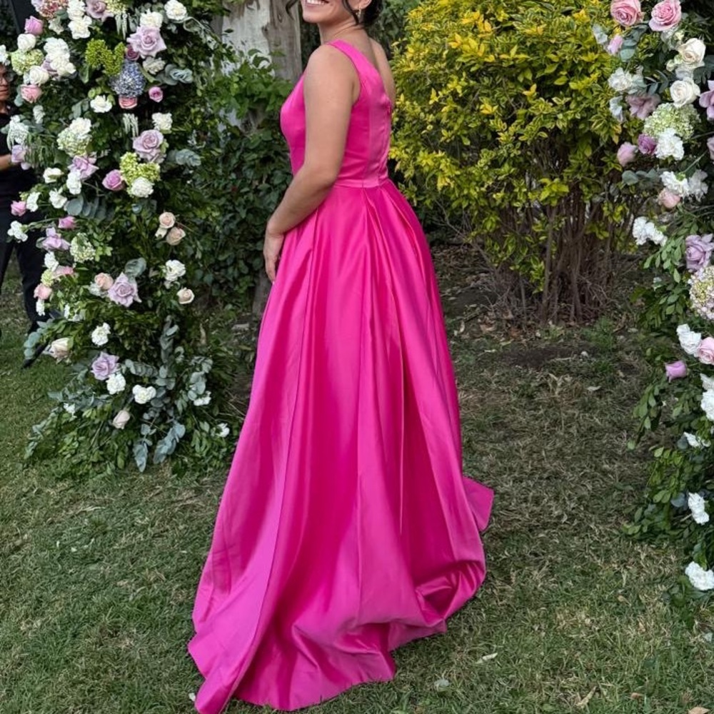 Elegant hot Pink Evening Gown Dress